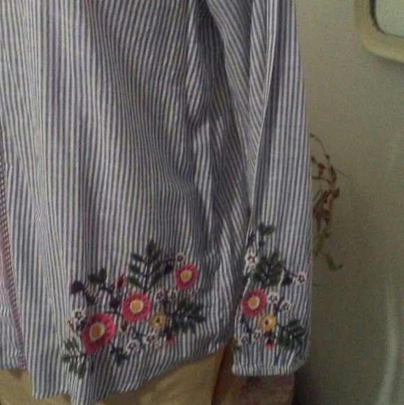 Ruff Hewn Chambray Tunic Top - Picture 2 of 9